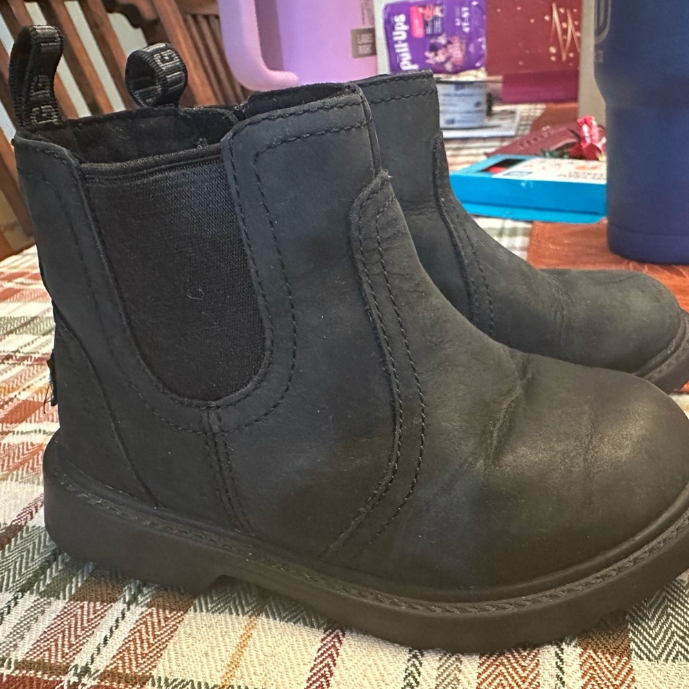 Ugg Bolden Boots toddler size 9